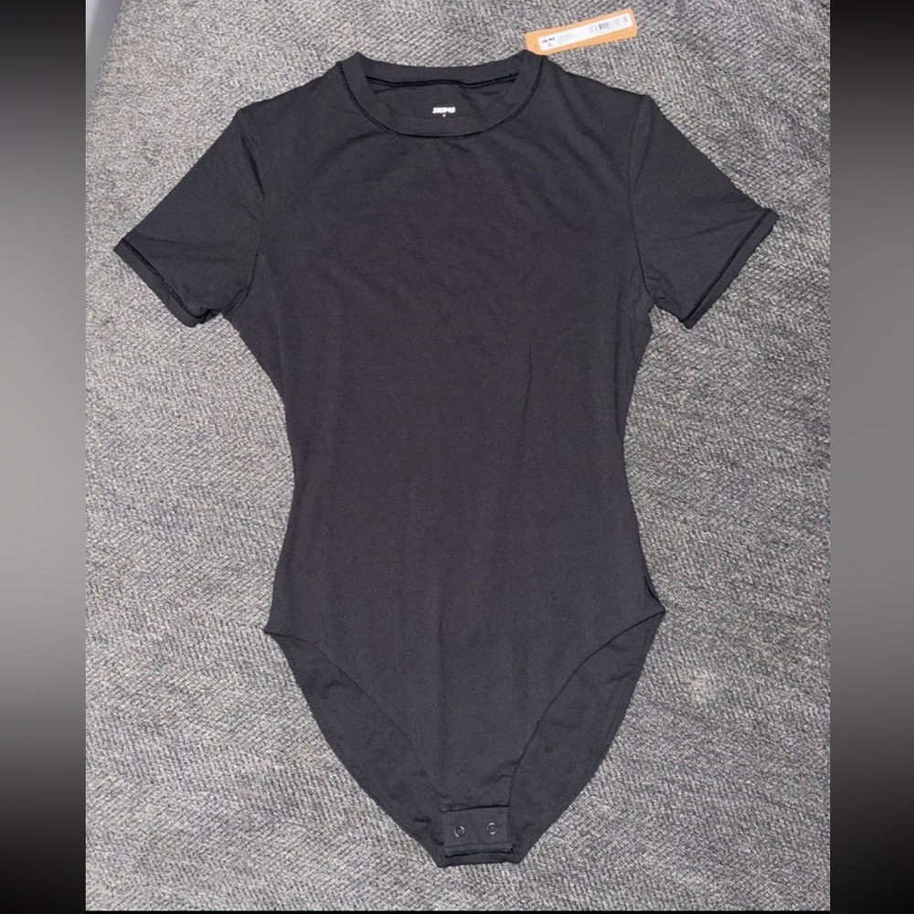 SKIMS Classic Fits Everybody Bodysuit - Picture 2 of 6